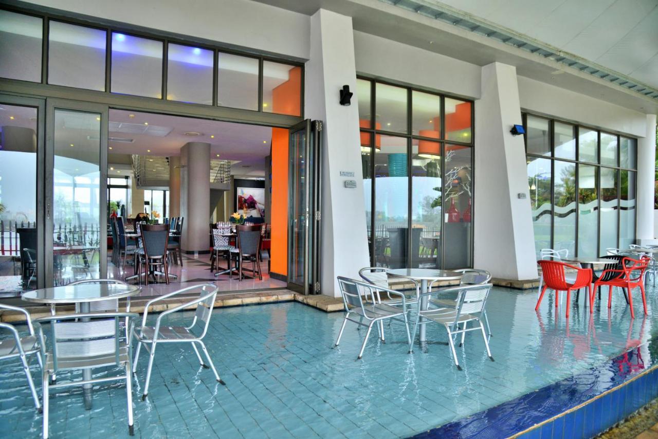Bon Hotel Waterfront ริชาร์ดสเบย์ ภายนอก รูปภาพ